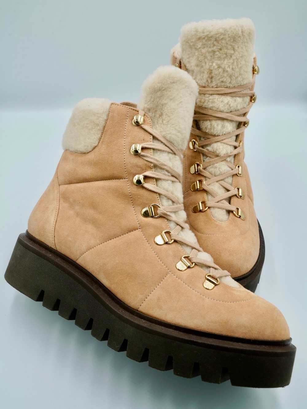 Stuart Weitzman Chalet Shearling Suede Lug Sole Hiker Boots Tan Sz 10